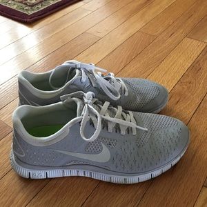 Size 6 1/2 Nike Tennis shoes in great condition